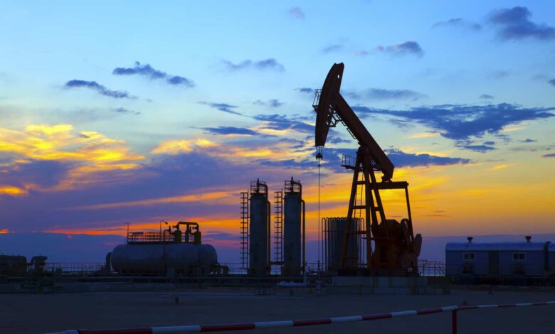 نشاط البحر الأحمر يرفع أسعار النفط عالمياً
