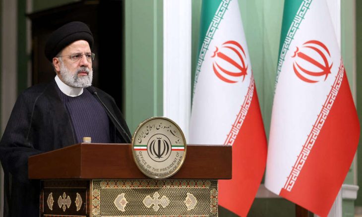 الرئيس الإيراني يتعهد بالرد على الضربة في سوريا