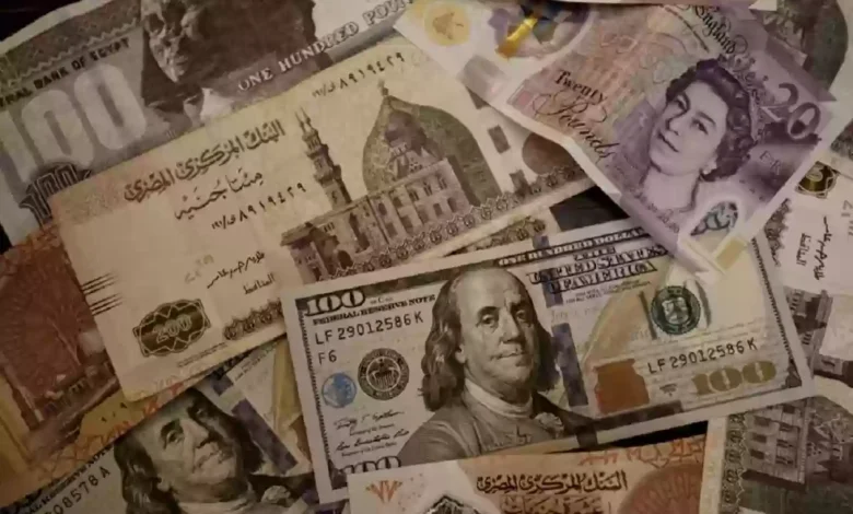 الجنيه المصري ينهار أمام الدولار الأمريكي