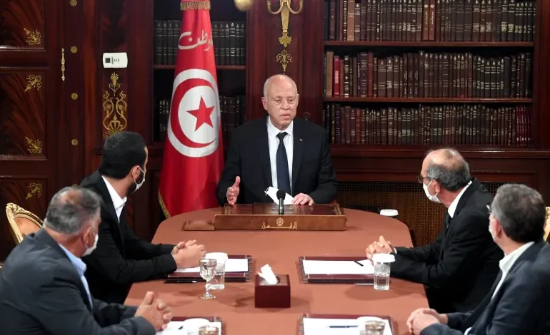 الحكومة التونسية عاجزة ..وتطلب تمويلاً استثنائياً!؟