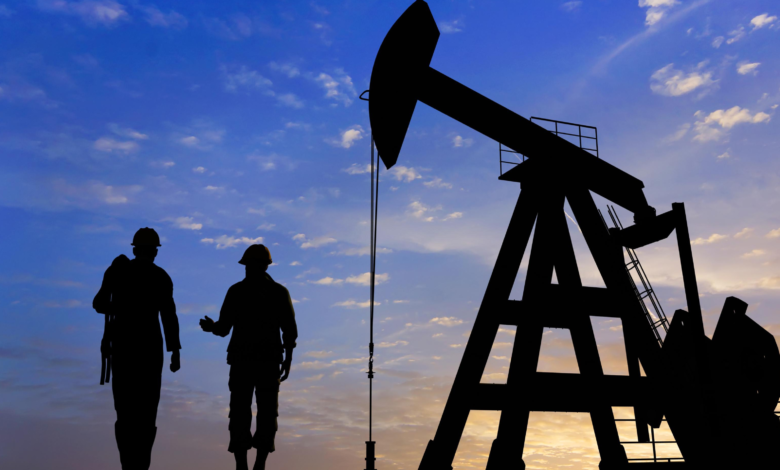 النفط يحقق مكاسب في نهاية الأسبوع الأول من عام 2024 !