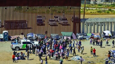 أزمة الحدود مع المكسيك تفضي لعزل وزير أمريكي فمن هو؟