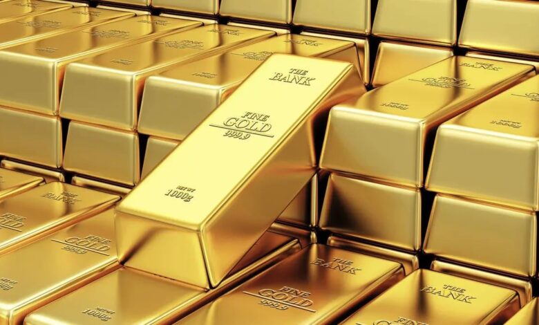 الدولار يضرب أسعار الذهب في العالم