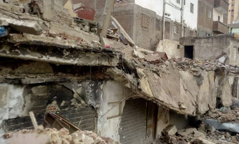 بالفيديو انهيار مبنى سكني في الاسكندرية خلال لحظات!