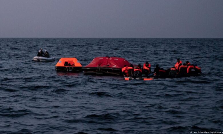 غرق مركب مهاجرين قبالة سواحل تونس