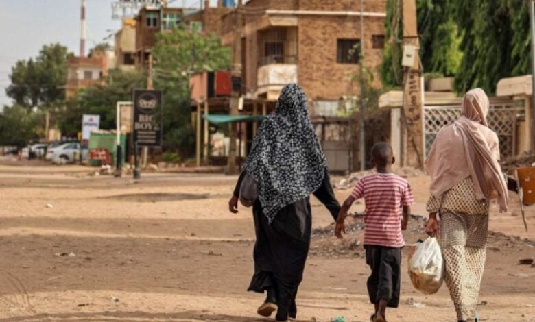 النسور والكلاب تكشف خطراً متنامياً في السودان
