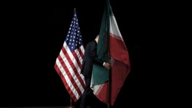 صحيفة: محادثات سرّية أمريكية - إيرانية في عُمان