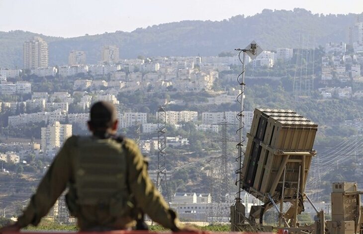 عسكري إسرائيلي يفشي أسرار القبة الحديدية لـ "فتاة إيرانية" !