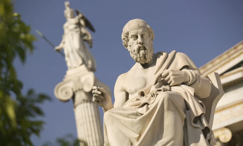 تمثال الفيلسوف أفلاطون