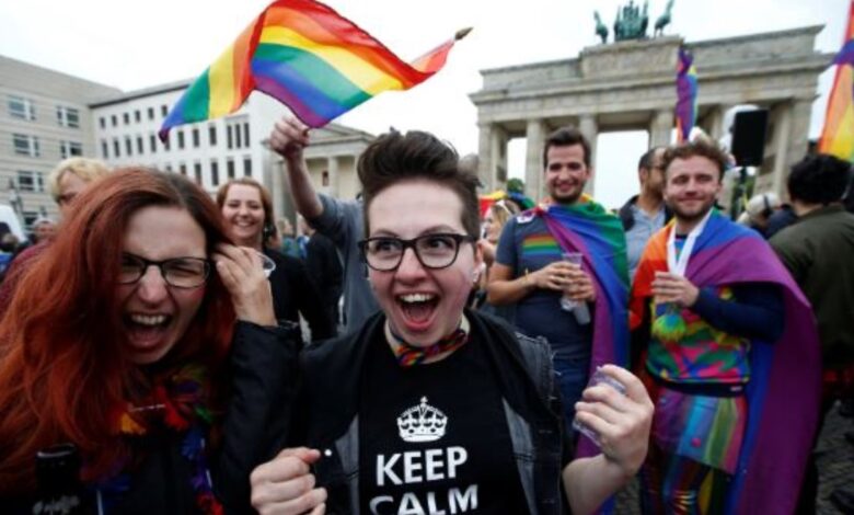 ألمانيا تسمح لـ"المتحولين" بتغيير جنسهم رسمياً