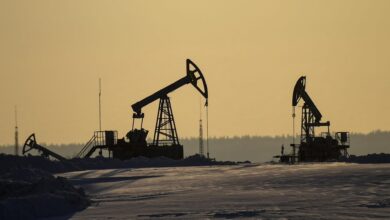 النفط يحافظ على مكاسبه والأسعار تواصل الارتفاع