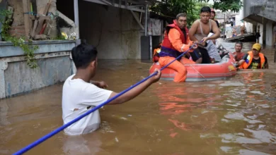 "طوفان شرق أسيا"..عشرات الضحايا بسبب الفيضانات في إندونيسيا ؟!