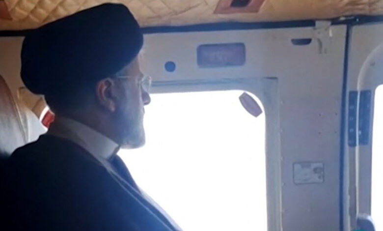 مسؤول إيراني يكشف تفاصيل اللحظات الأخيرة قبل سقوط طائرة رئيسي
